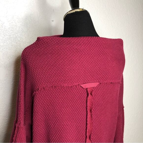 We the Free maroon red waffle thermal knit split back bell sleeve top size Small - Picture 13 of 16
